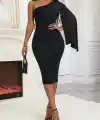 Kadın Tek Omuzu Açık Omuzdan Pelerinli Midi Ithal Krep Elbise