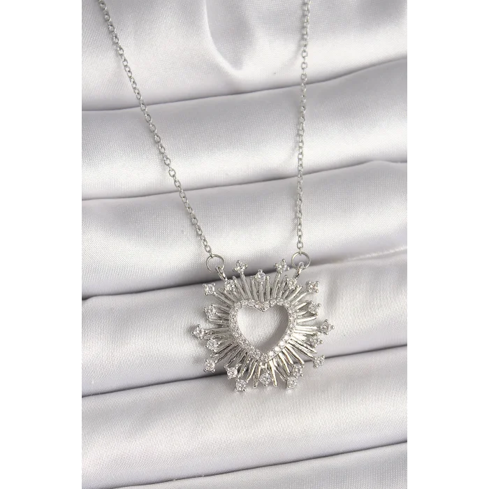 316L Çelik Gümüş Renk Zirkon Taşlı Kalp Model Kadın Kolye