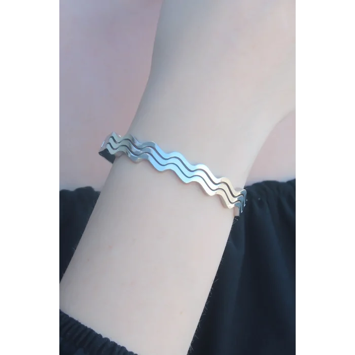 316L Kararmaz Çelik Gümüş Renk Dalga Model Kelepçe Kadın Bileklik