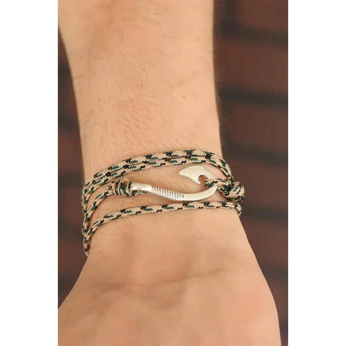 Krem Renk Çizgi Desenli Metal Kancalı Erkek Bileklik