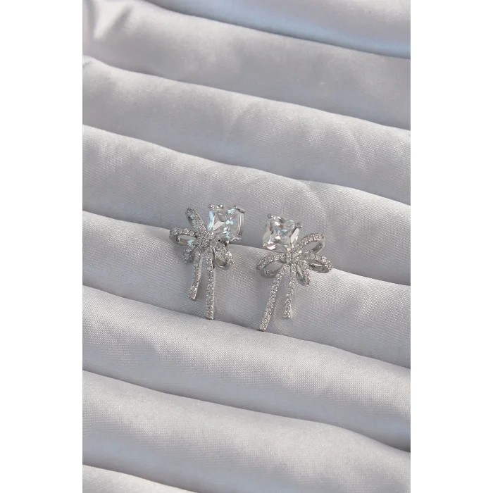 Pirinç Gümüş Renk Kare Zirkon Taşlı Fiyonk Küpe