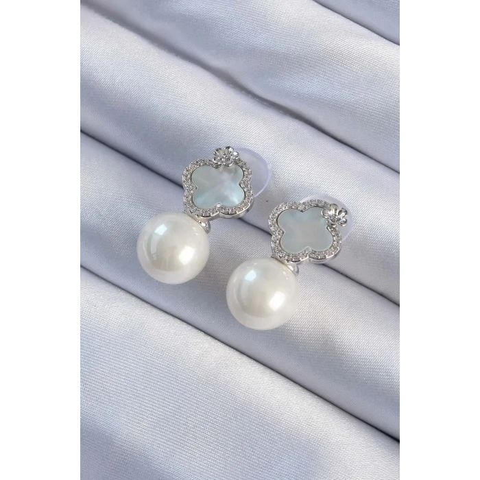 Pirinç Gümüş Renk Zirkon Taşlı Minimal Çiçek Tasarımlı Kadın Küpe