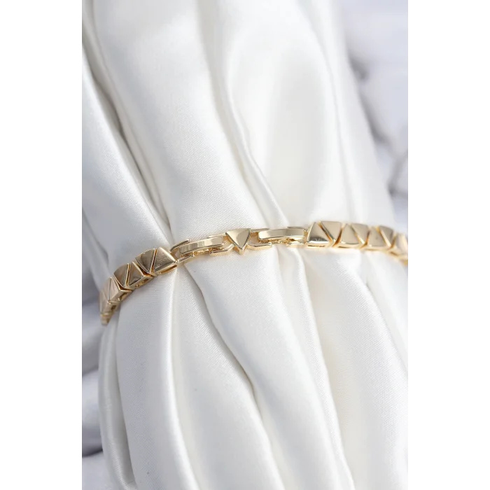 Pirinç VIP Seri Gold Renk Sıralı Üçgen Model Kadın Bileklik