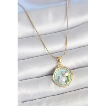 316L Çelik Gold Renk Zincir Turkuaz Mineli İncili Çiçek İşlemeli Portre Model Kadın Kolye