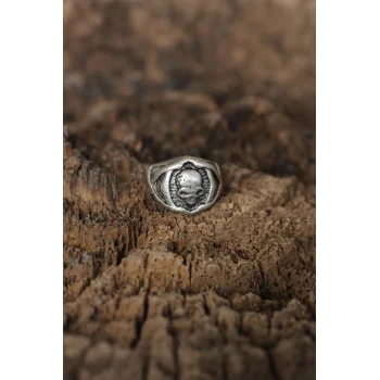 Ayarlanabilir Kuru Kafa Tasarımlı Erkek Yüzük