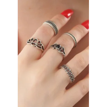 Gümüş Renk Lotus Model Siyah Kristal Taş Detay Bayan Yüzük Kombin