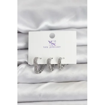 Gümüş Renk Pirinç Zirkon Taşlı Kalpli Kadın Küpe