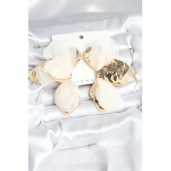 Pirinç Gold Renk Beyaz Tüllü Lotus Kadın Küpe
