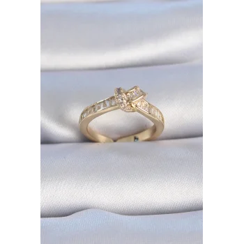Pirinç Gold Renk Zirkon Taşlı Düğüm Model Kadın Yüzük