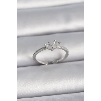 Pirinç Gümüş Renk Ayaralanabilir Zirkon Taşlı Kalp Model Kadın Yüzük