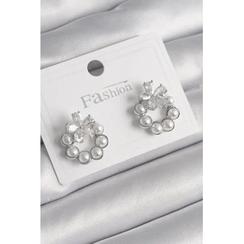 Pirinç Gümüş Renk İncili Halka Model Zirkon Taşlı Çiçek Detay Kadın Küpe