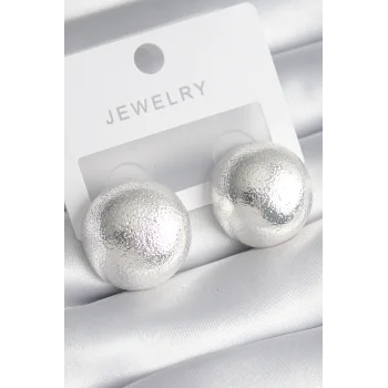 Pirinç Gümüş Renk İşleme Detay Top Model Kadın Küpe