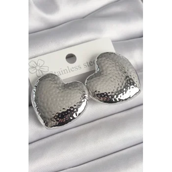 Pirinç Gümüş Renk İşleme Detaylı Kalp Model Kadın Küpe