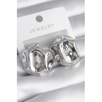 Pirinç Gümüş Renk İşlemeli Top Model Kadın Küpe