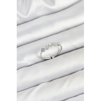 Pirinç Gümüş Renk Minimal Yonca Detaylı Kadın Yüzük