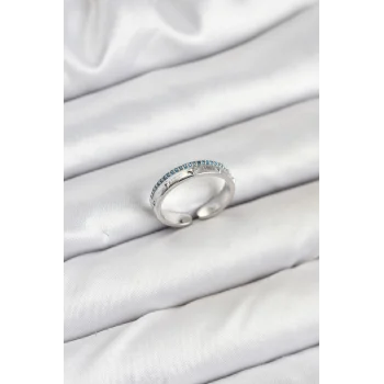 Pirinç Gümüş Renk Sıralı Zirkon Taşlı Kutup Yıldızı Model Kadın Yüzük