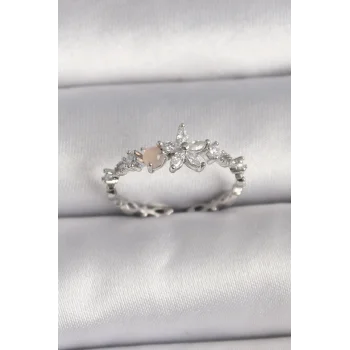 Pirinç Gümüş Renk Zirkon Taşlı Çiçek Model Ayarlanabilir Yüzük