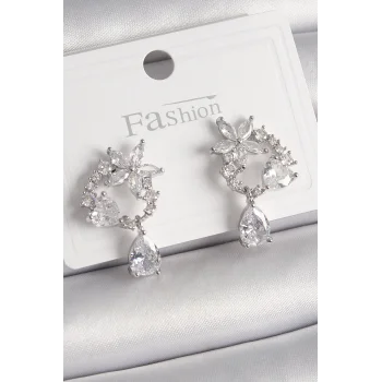 Pirinç Gümüş Renk Zirkon Taşlı Çiçek Model Sallantı Damla Detay Kadın Küpe