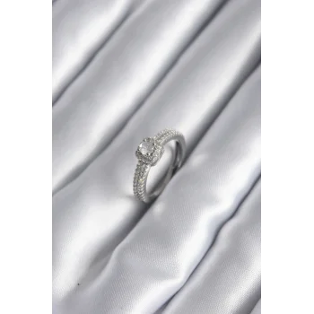 Pirinç Gümüş Renk Zirkon Taşlı Kadın Yüzük