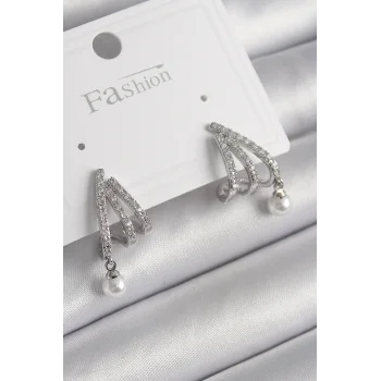 Pirinç Gümüş Renk Zirkon Taşlı Pençe Model İnci Detay Kadın Küpe