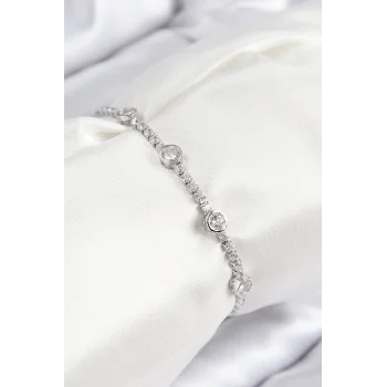 Pirinç Zirkon Taşlı Daire Model Gümüş Renk Asansörlü Kadın Bileklik