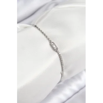 Pirinç Zirkon Taşlı Dikdörtgen Model Ezme Zincir Gümüş Renk Kadın Bileklik
