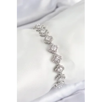 Pirinç Zirkon Taşlı Yonca Baget Model Gümüş Renk VIP Seri Kadın Bileklik
