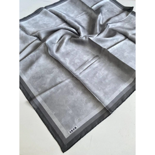 Aker Açık Gri Bulut Desenli Taşlanmış Saten İpek Eşarp