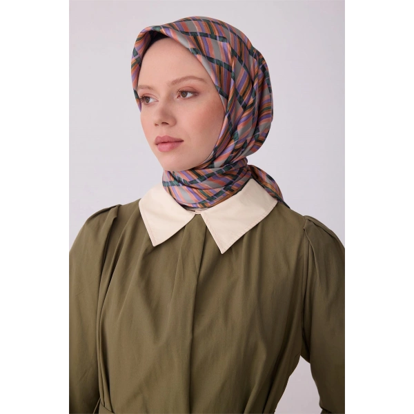 Petrol Yeşili Çok Renkli Geometrik Desen %100 Twill İpek Eşarp