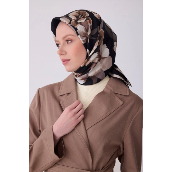 Siyah Çiçek Desen %100 Twill İpek Eşarp
