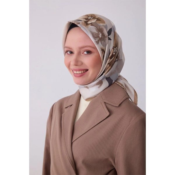 Bej Çiçek Desen %100 Twill İpek Eşarp