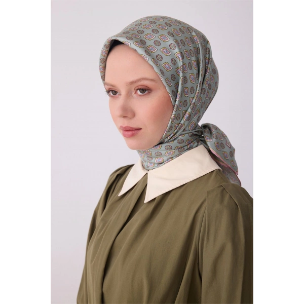Yeşil Etnik Desen %100 Twill İpek Eşarp
