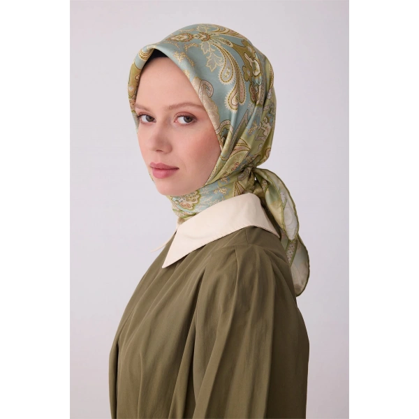 Yeşil Çok Renkli Etnik Desen %100 Twill İpek Eşarp