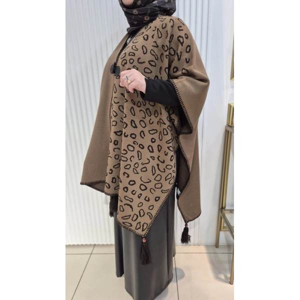 LEOPAR DESEN Püskül Detaylı SÜTLÜ KAHVE Triko Panço