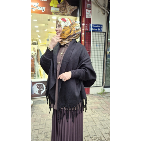 KOLLU TRİKO HIRKA PANÇO SİYAH