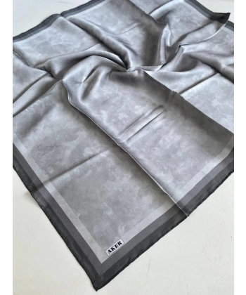 Aker Açık Gri Bulut Desenli Taşlanmış Saten İpek Eşarp