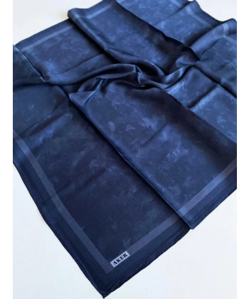 Aker Lacivert Bulut Desenli Taşlanmış Saten İpek Eşarp