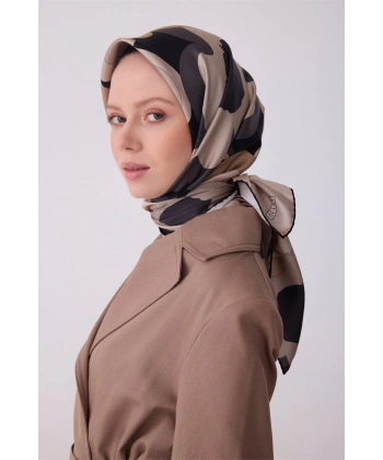 Siyah Çiçek Desen %100 Twill İpek Eşarp