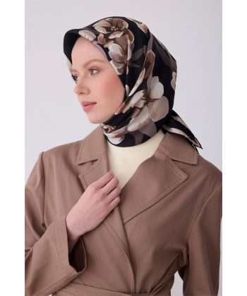 Siyah Çiçek Desen %100 Twill İpek Eşarp