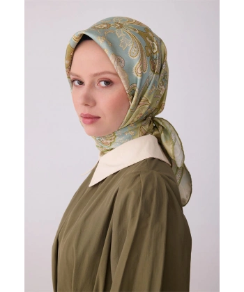Yeşil Çok Renkli Etnik Desen %100 Twill İpek Eşarp