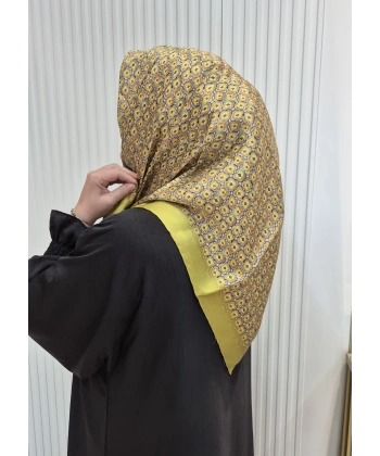 ARMİNE SURA İPEK EŞARP