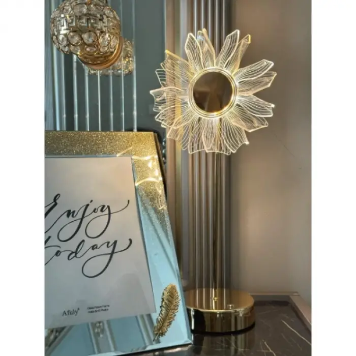 Çiçek Tasarımlı LED Masa Lambası