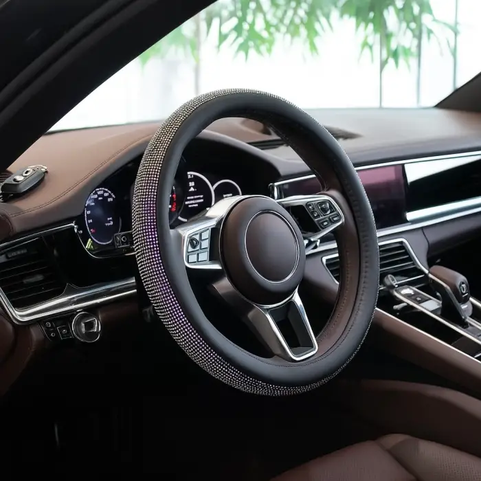 Kristal Taşlı Geçmeli Direksiyon Kılıfı-Siyah Derili