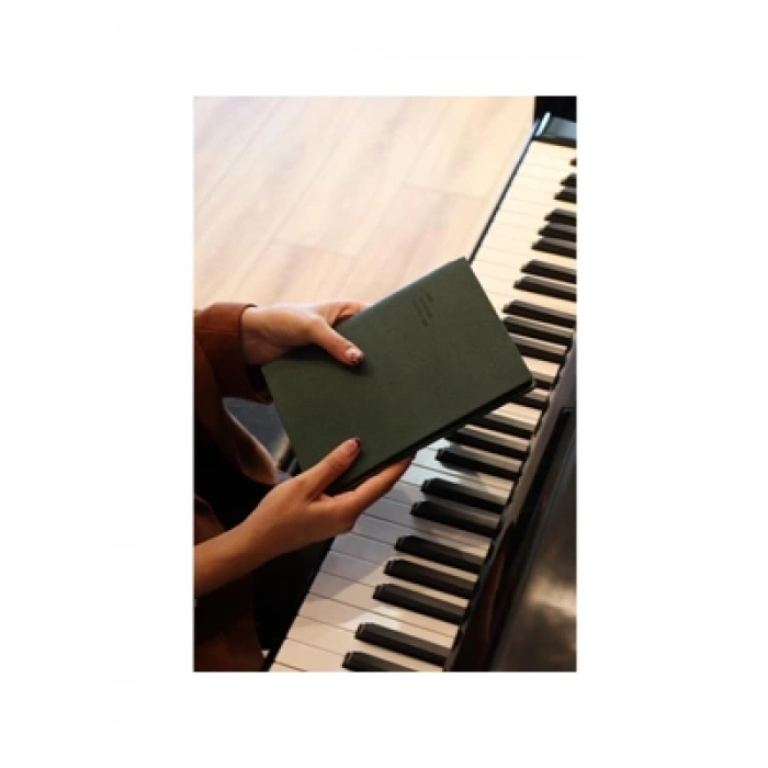 3E Grup - Victorias Journals Kuka 14x20.5 Haftalık Ajanda Esnek Kapak Ivory Yeşil 124-1436 2025