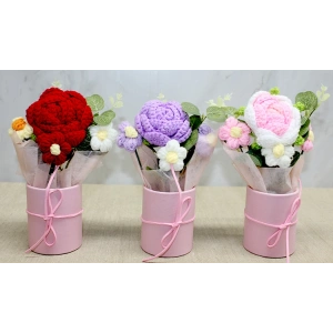 El Örgüsü Saksıda Gül Buketi