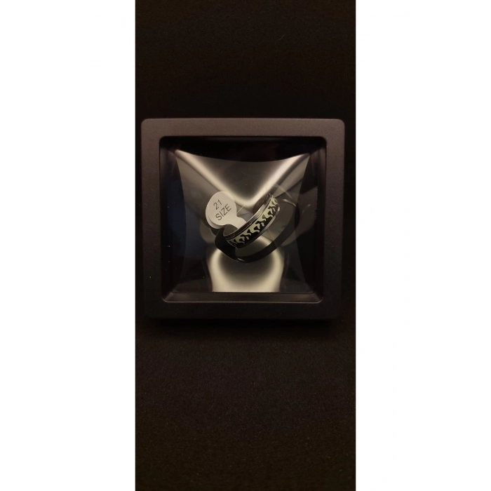 Karanlıkta parlayan çelik yüzük