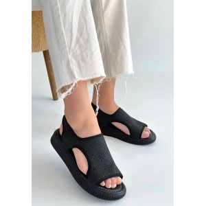 Wayi Siyah Hasır Cilt Sandalet