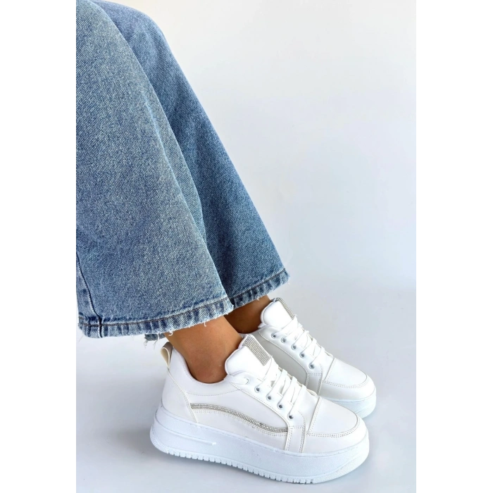 Natte Beyaz Cilt Bağcıklı Spor Ayakkabı