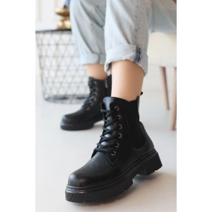 Daum Siyah Cilt Bağcıklı Bot