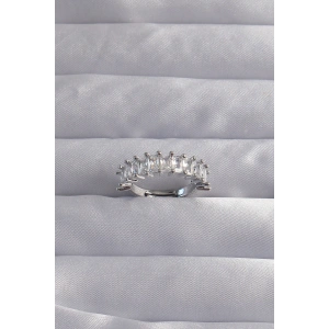 Pirinç Ayarlamalı Gümüş Renk Baget Taşlı Su Yolu Yüzük - TJ-BYK3286